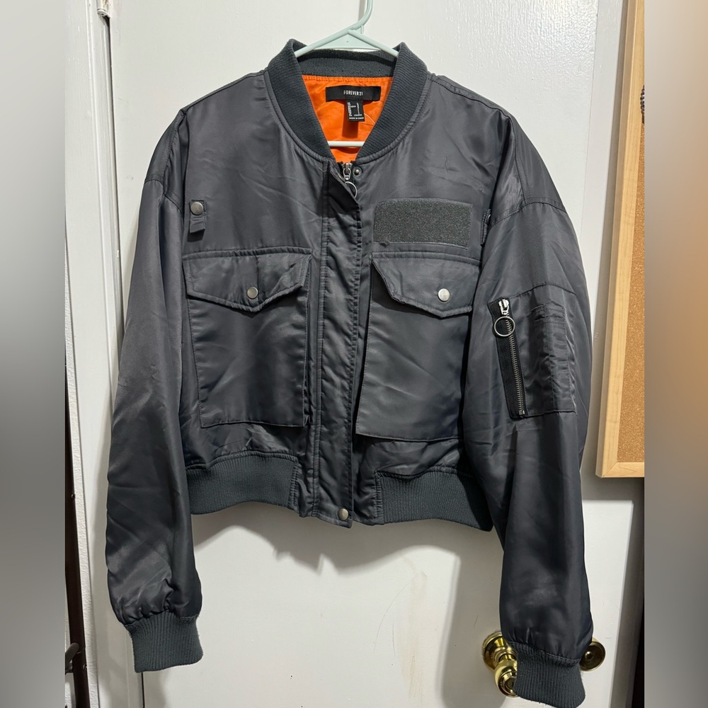Women’s Gray Forever 21 Cropped Bomber Jacket sz L